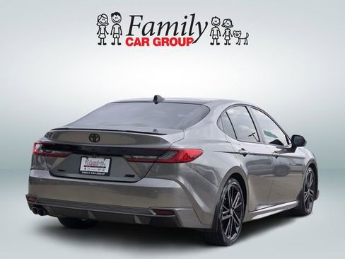 Used 2025 Toyota Camry XSE FWD image 4