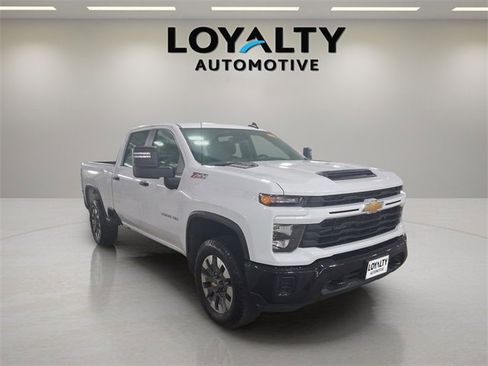 Used 2024 Chevrolet Silverado 2500 Custom w/ Custom Value Package image 7