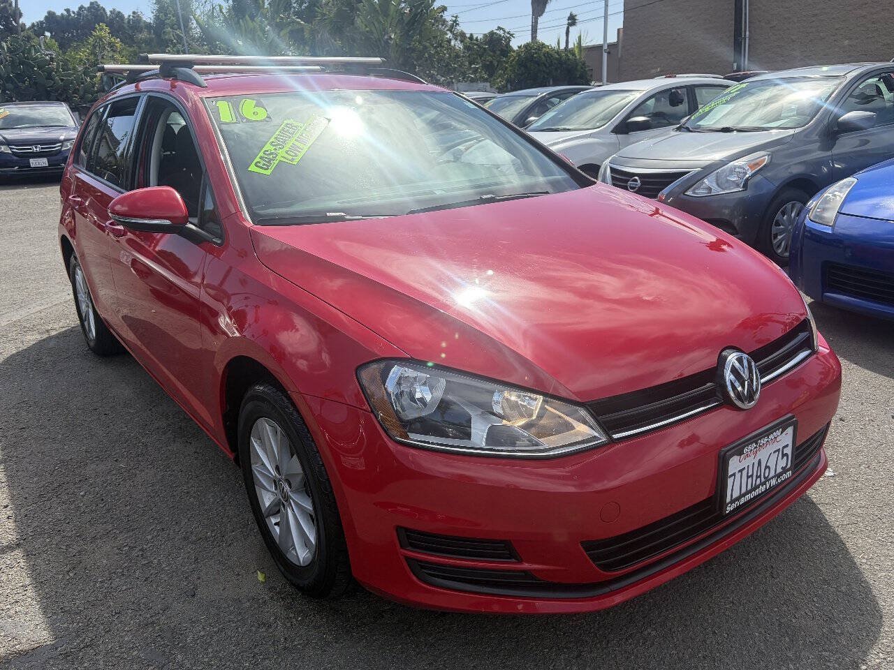 Used 2016 Volkswagen Golf S FWD image 1