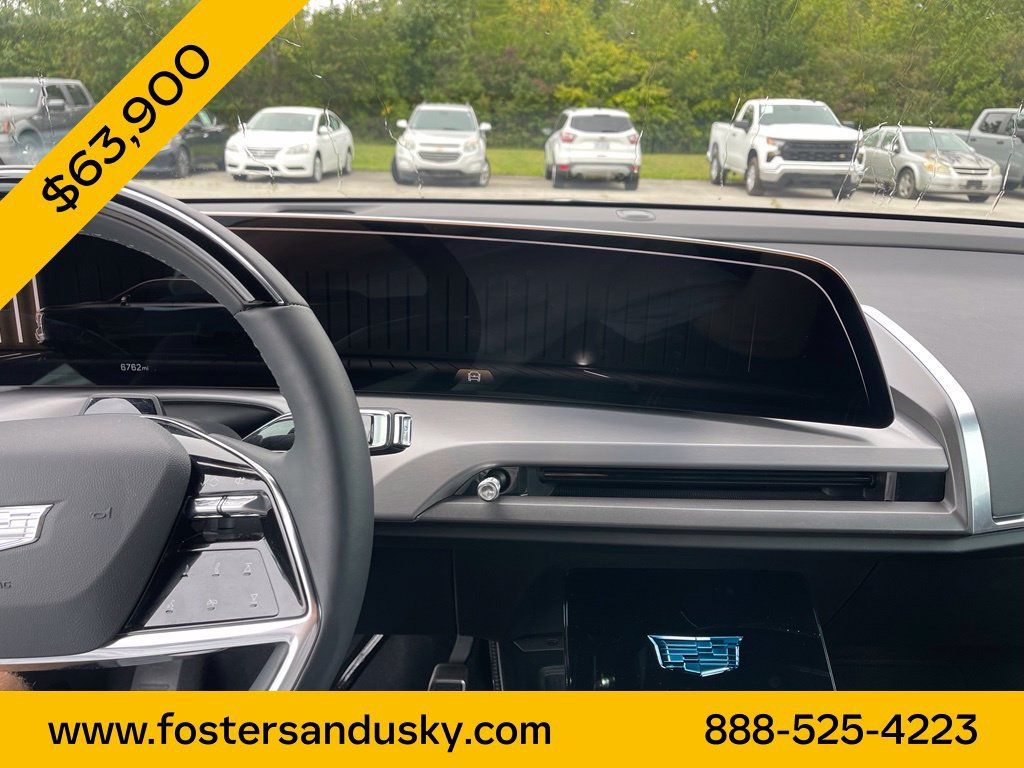 Used 2026 Cadillac Vistiq Luxury AWD/4WD image 11