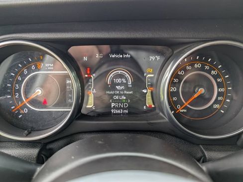 Used 2018 Jeep Wrangler Unlimited Sahara AWD/4WD image 18