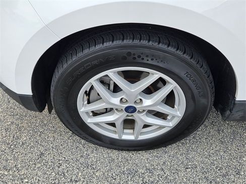 Used 2022 Ford Edge SEL image 17