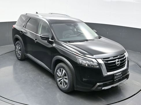 Used 2025 Nissan Pathfinder SL image 42