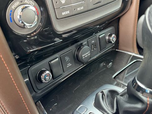 Used 2018 Nissan Armada Platinum w/ Captain Seat Package image 30