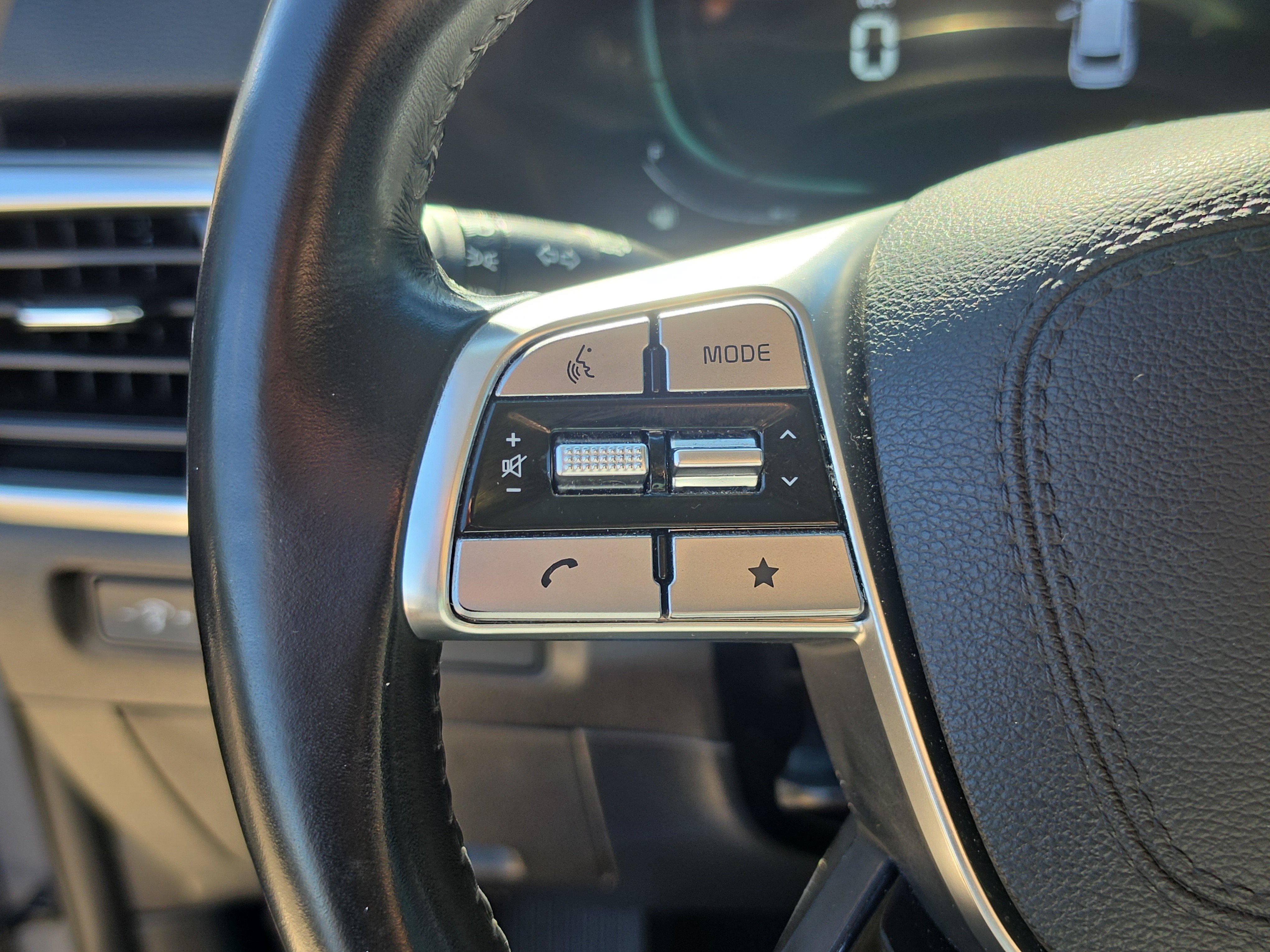 Certified 2023 Kia Telluride LX FWD image 29
