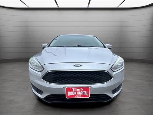 Used 2016 Ford Focus SE w/ SE Cold Weather Package image 28