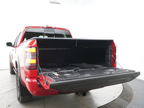Used 2024 Nissan Frontier PRO-4X AWD/4WD image 19