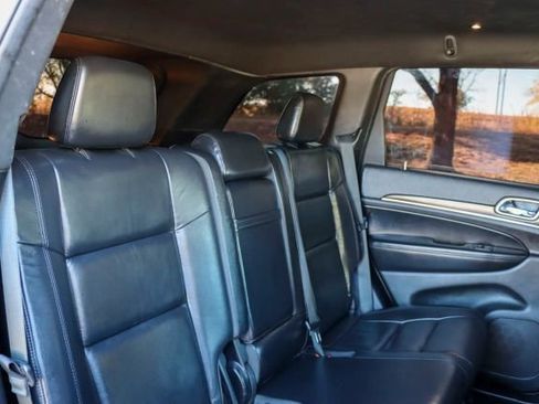 Used 2018 Jeep Grand Cherokee Limited image 18