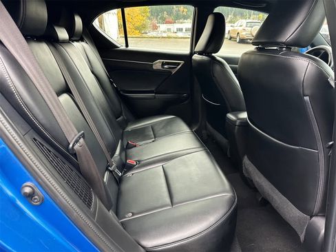 Used 2017 Lexus CT 200h image 12