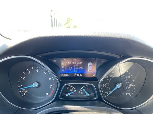 Used 2015 Ford Focus SE w/ SE Sport Package FWD image 25