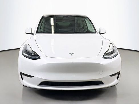Used 2023 Tesla Model Y Long Range AWD/4WD image 2