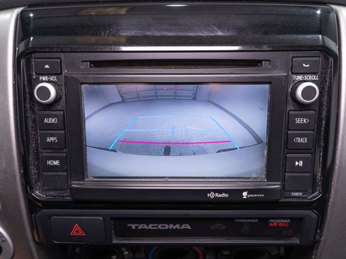 Used 2015 Toyota Tacoma 4x4 Double Cab w/ TRD Sport Package image 18