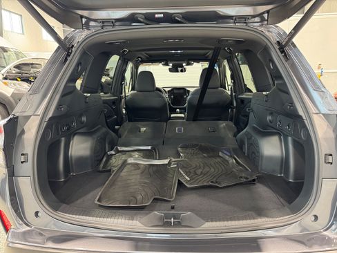Used 2025 Subaru Forester Premium AWD/4WD image 9