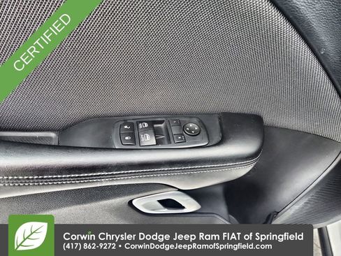 Used 2016 Dodge Challenger SXT image 20