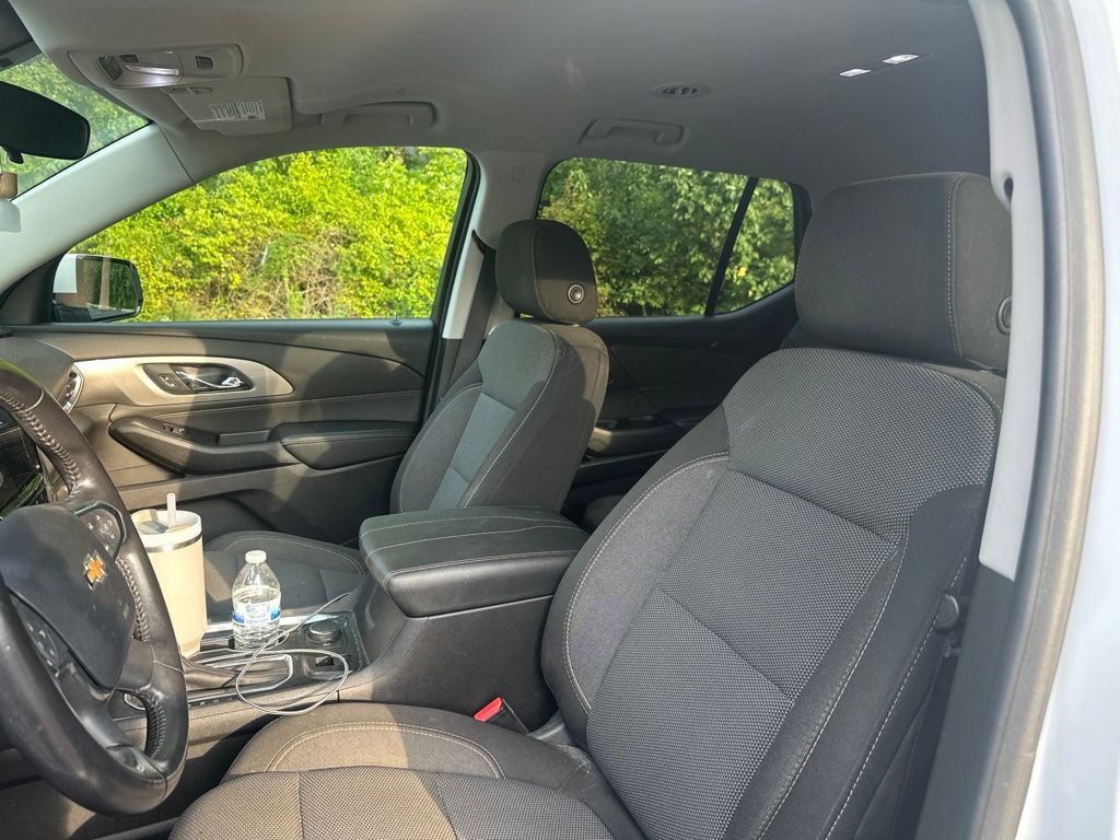 Used 2020 Chevrolet Traverse LT FWD image 8