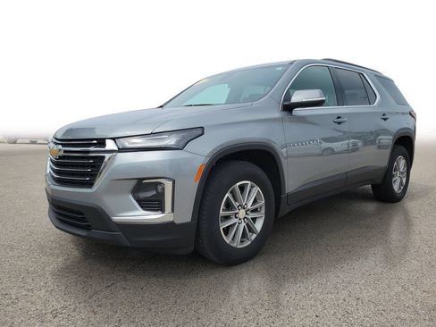 Used 2023 Chevrolet Traverse LT AWD/4WD image 2