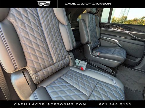 New 2025 Cadillac Escalade IQ Luxury 1 w/ Smart Trailering package image 29
