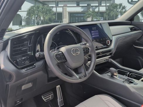 Used 2026 Lexus TX 500h AWD w/ Technology Package image 12
