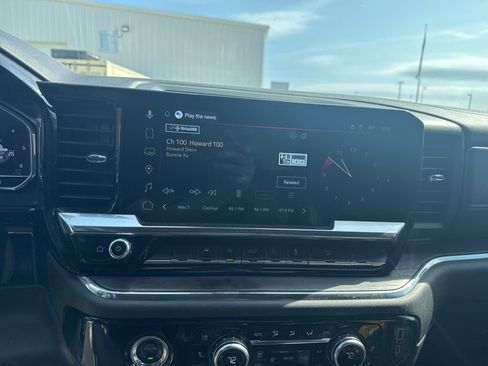 Used 2023 GMC Sierra 1500 SLT w/ SLT Premium Package image 17