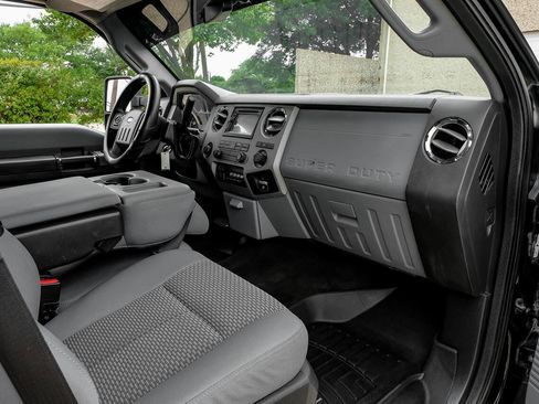 Used 2016 Ford F250 XLT w/ XLT Value Package AWD/4WD image 18