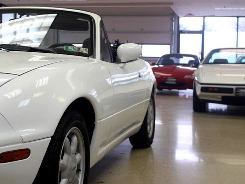 Used 1990 MAZDA MX-5 Miata image 16
