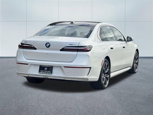 Certified 2025 BMW i7 xDrive60 image 7