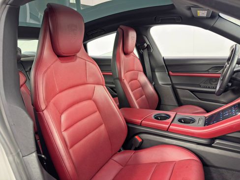 Used 2023 Porsche Taycan 4S w/ Premium Package image 35
