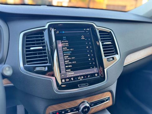 Used 2024 Volvo XC90 B6 Plus w/ Protection Package Premier image 21