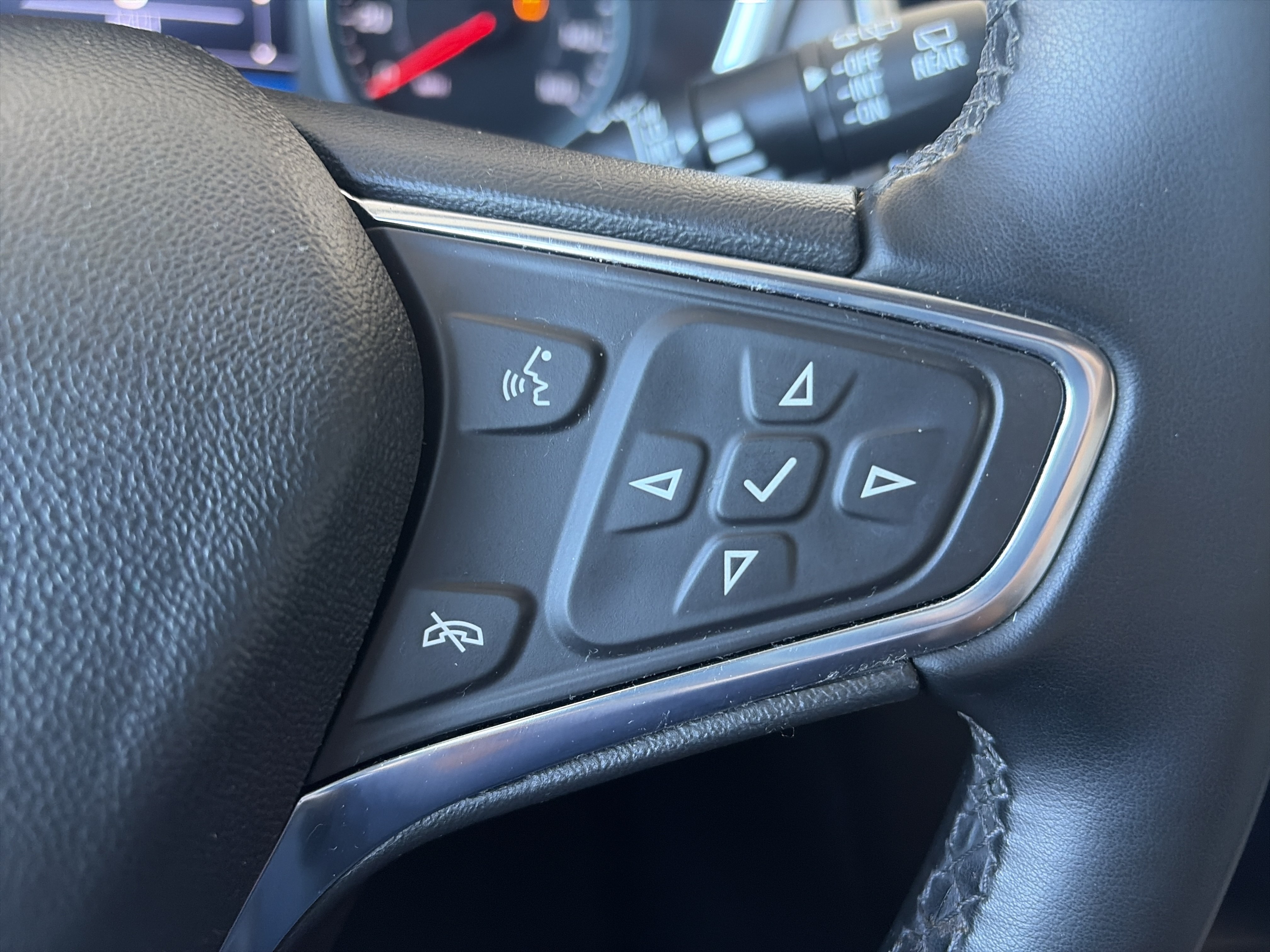 Used 2024 Chevrolet Equinox LT AWD/4WD image 18