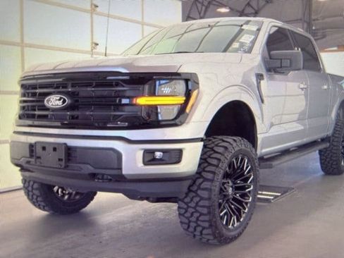 Used 2026 Ford F150 XLT w/ XLT Black Appearance Package image 4