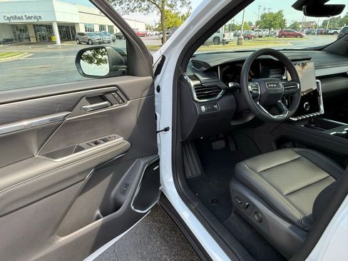 New 2026 GMC Acadia Elevation w/ Elevation Premium Package image 18