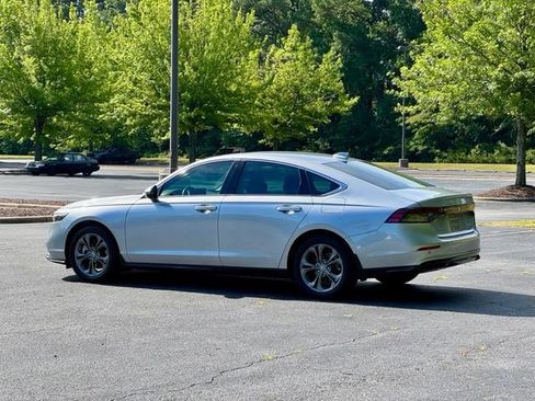 Used 2023 Honda Accord EX-L image 4