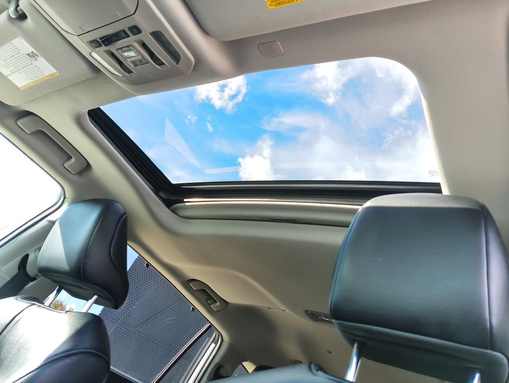 Used 2022 Toyota Highlander XLE AWD/4WD image 10
