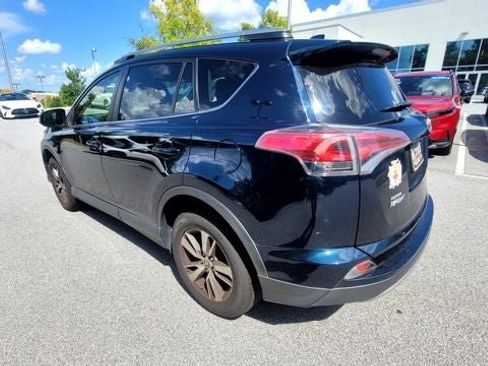 Used 2018 Toyota RAV4 XLE FWD image 6