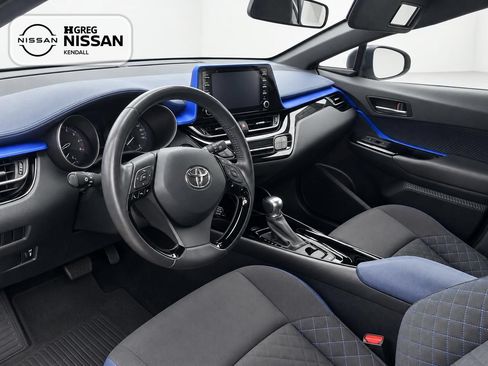 Used 2021 Toyota C-HR XLE FWD image 7