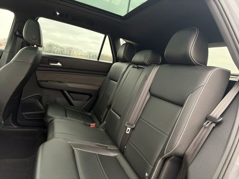 Used 2022 Volkswagen Atlas Cross Sport SEL image 28