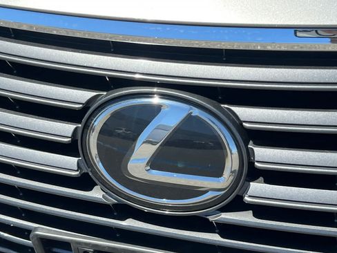 Used 2018 Lexus ES 350 w/ Luxury Package w/Wood Trim FWD image 13