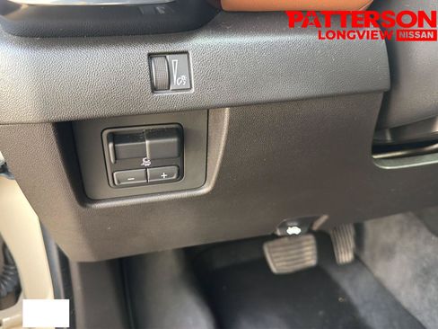 Used 2023 GMC Canyon AT4 w/ Technology Package AWD/4WD image 11
