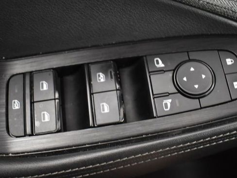 Used 2022 Nissan Rogue SV image 27