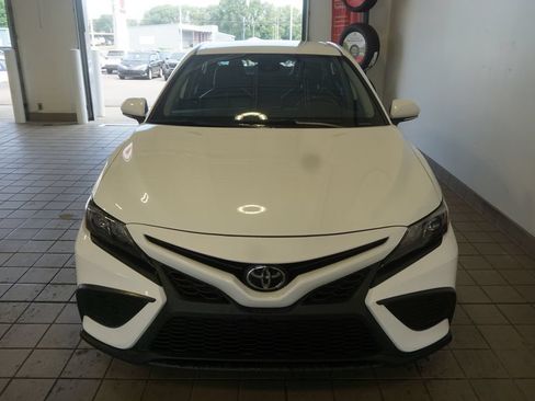 Used 2024 Toyota Camry SE AWD/4WD image 12