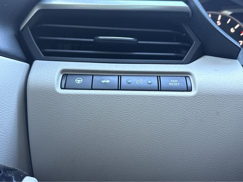 Used 2021 Nissan Altima 2.5 SV w/ SV Premium Package image 9