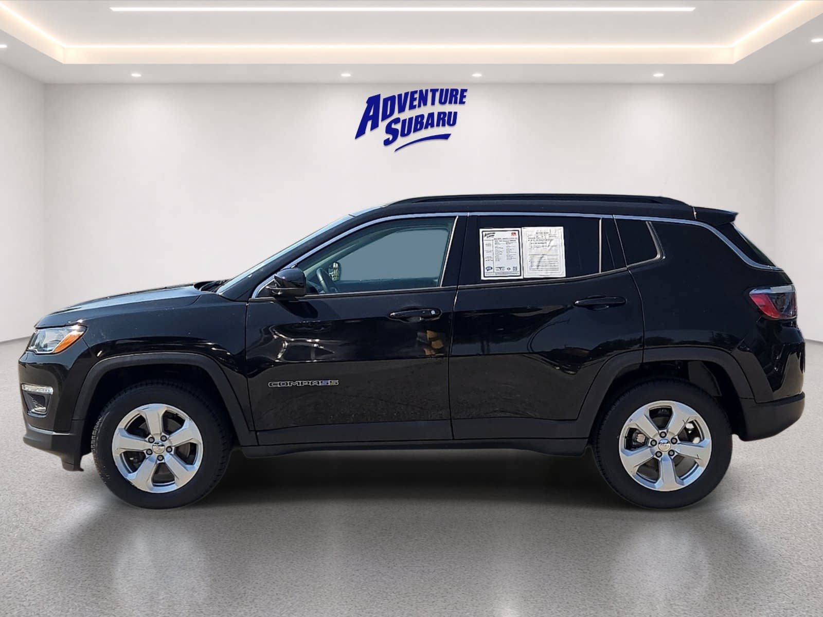Used 2021 Jeep Compass Latitude w/ Sun and Sound Group AWD/4WD image 4