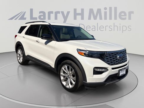 Used 2023 Ford Explorer Platinum w/ Technology Package AWD/4WD image 7