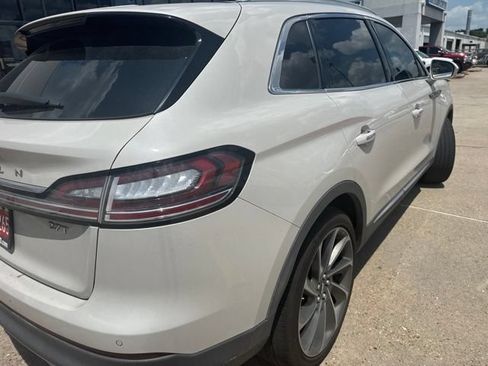 Used 2019 Lincoln Nautilus Reserve w/ Driver Assistance Package FWD image 2