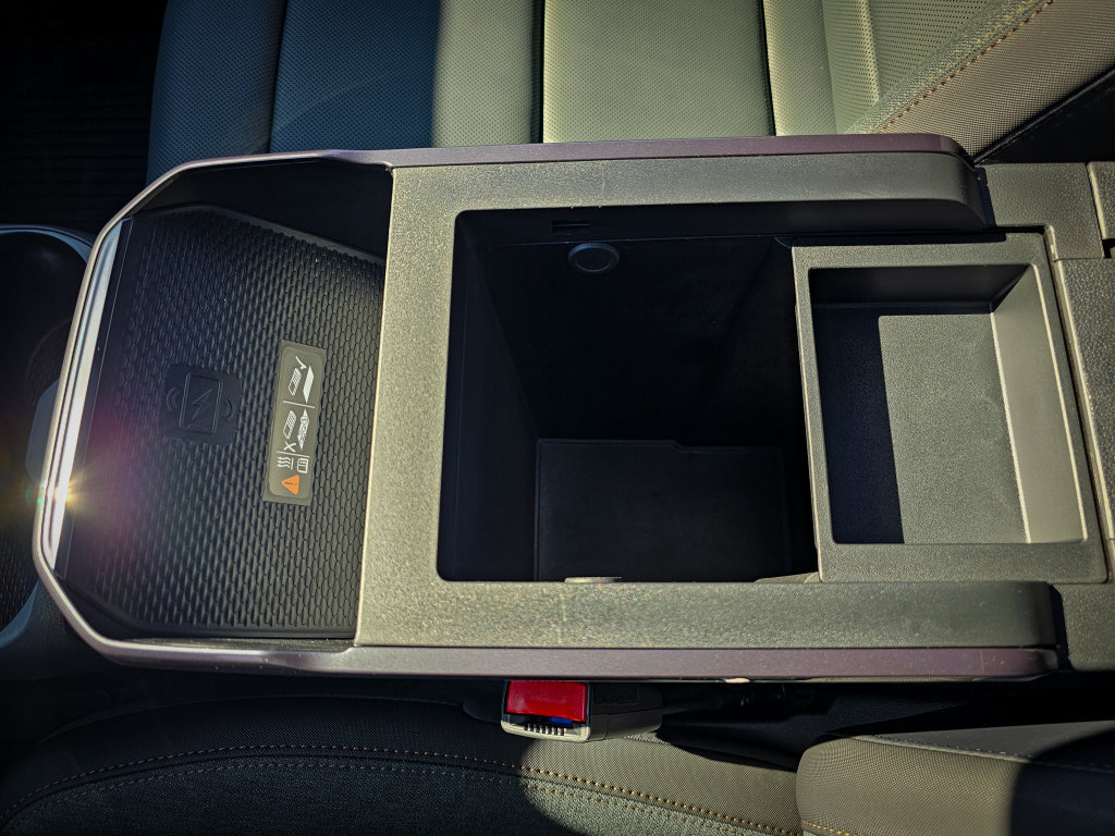 New 2027 GMC Terrain AT4 w/ Convenience Package III AWD/4WD image 29