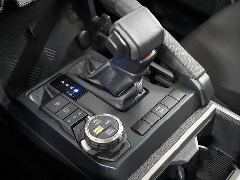Used 2025 Toyota Tacoma TRD Off-Road AWD/4WD image 28
