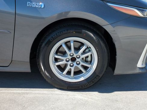 Used 2022 Toyota Prius Prime XLE FWD image 22