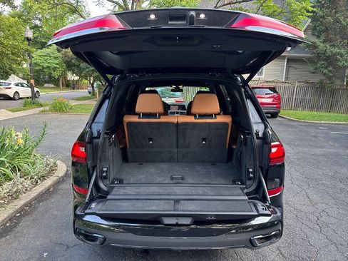 Used 2020 BMW X7 xDrive40i w/ M Sport Package AWD/4WD image 36