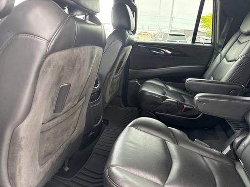 Used 2020 Cadillac Escalade Platinum AWD/4WD image 37