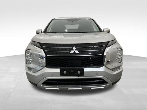 Used 2024 Mitsubishi Outlander SE image 8